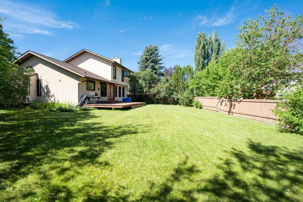 44 Hawkstone Drive Nw, Calgary, AB