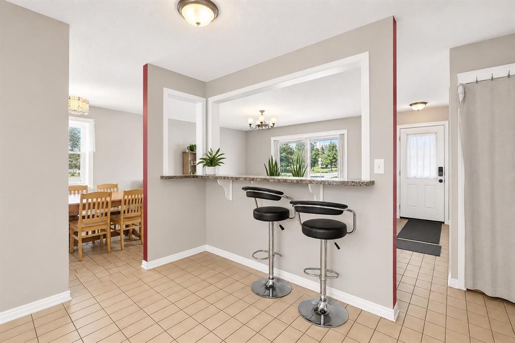 6024 Madigan Drive Ne, Calgary, AB - Indoor