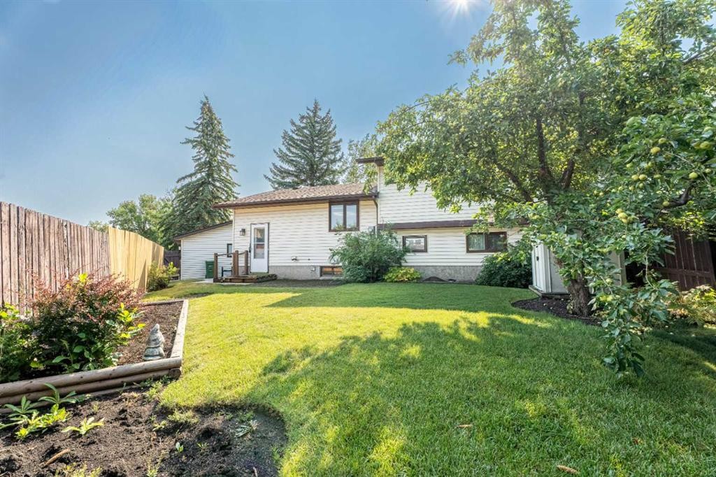 71 Templewood Road Ne, Calgary, AB - Outdoor