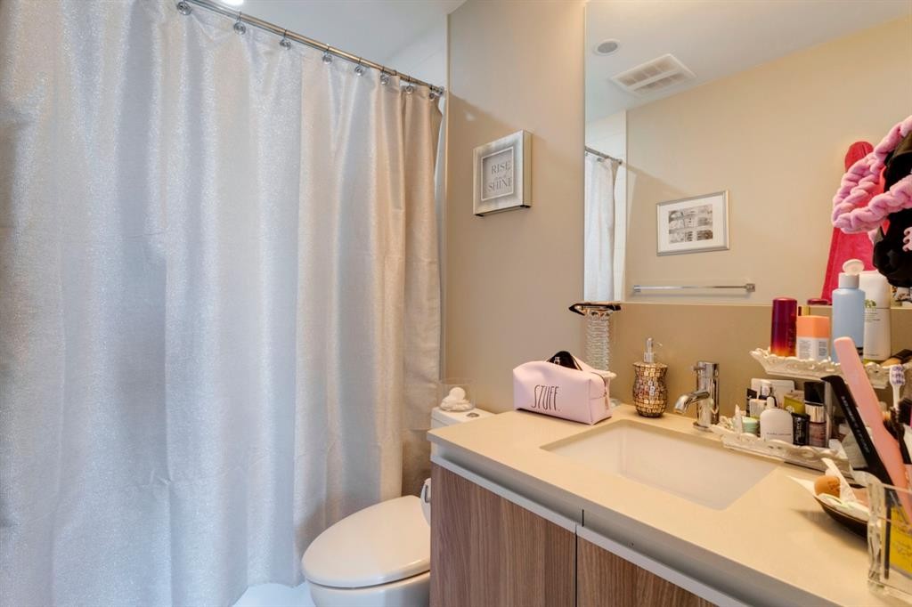 1509-1122 3 Street Se, Calgary, AB - Indoor Photo Showing Bathroom