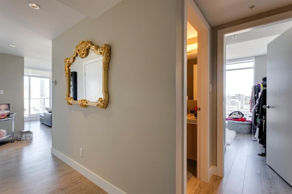 1509-1122 3 Street Se, Calgary, AB - Indoor Photo Showing Other Room