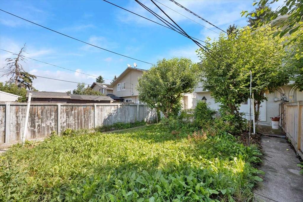 2025 40 Street Se, Calgary, AB - Outdoor