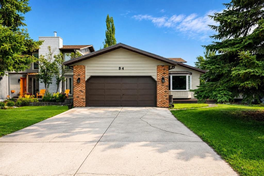 84 Deermoss Crescent Se, Calgary, AB - Outdoor