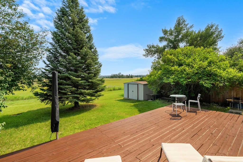84 Deermoss Crescent Se, Calgary, AB - Outdoor With Deck Patio Veranda