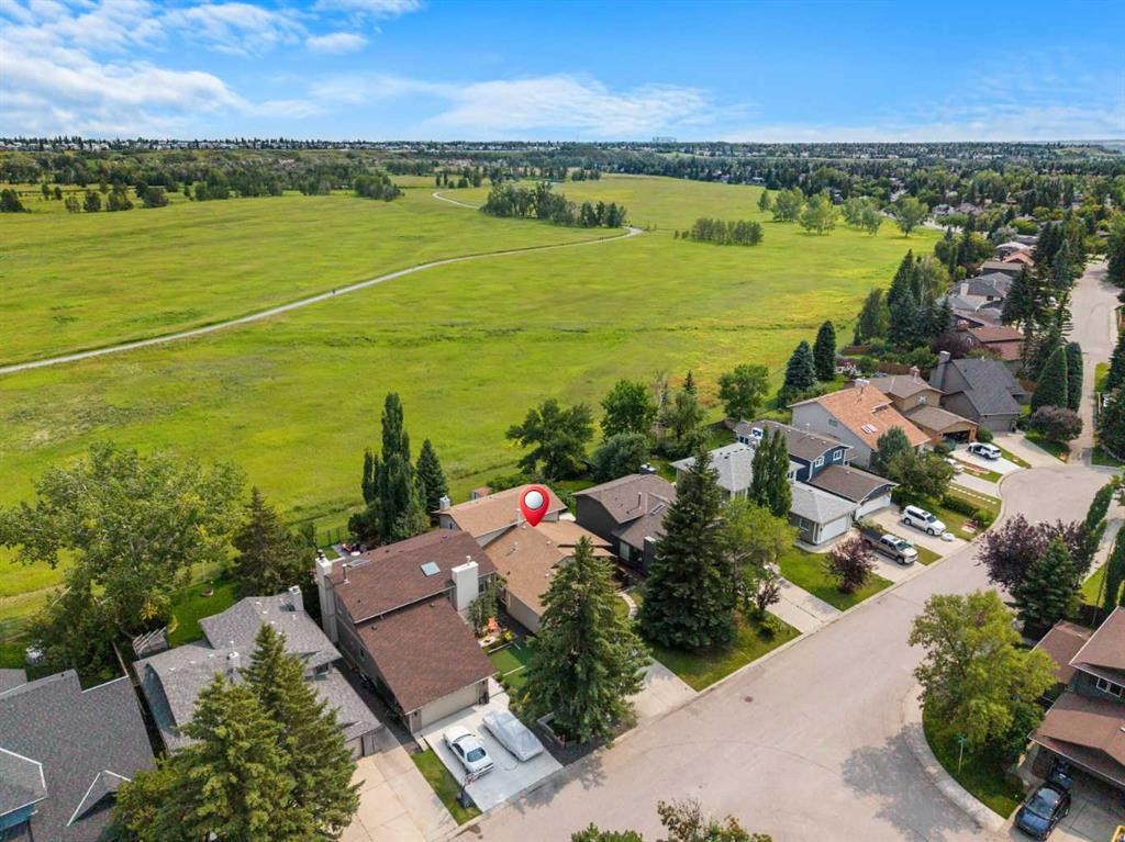 84 Deermoss Crescent Se, Calgary, AB - Outdoor With View