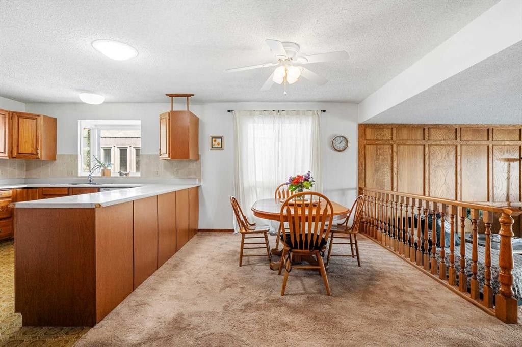 84 Deermoss Crescent Se, Calgary, AB - Indoor