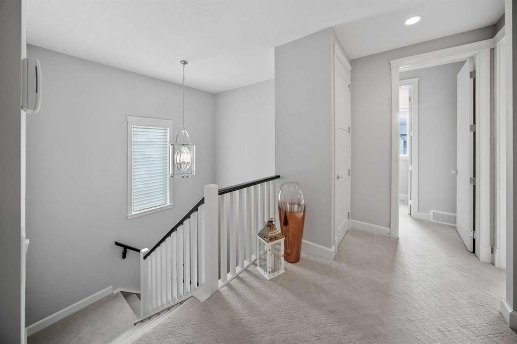 656 Quarry Way Se, Calgary, AB - Indoor Photo Showing Other Room