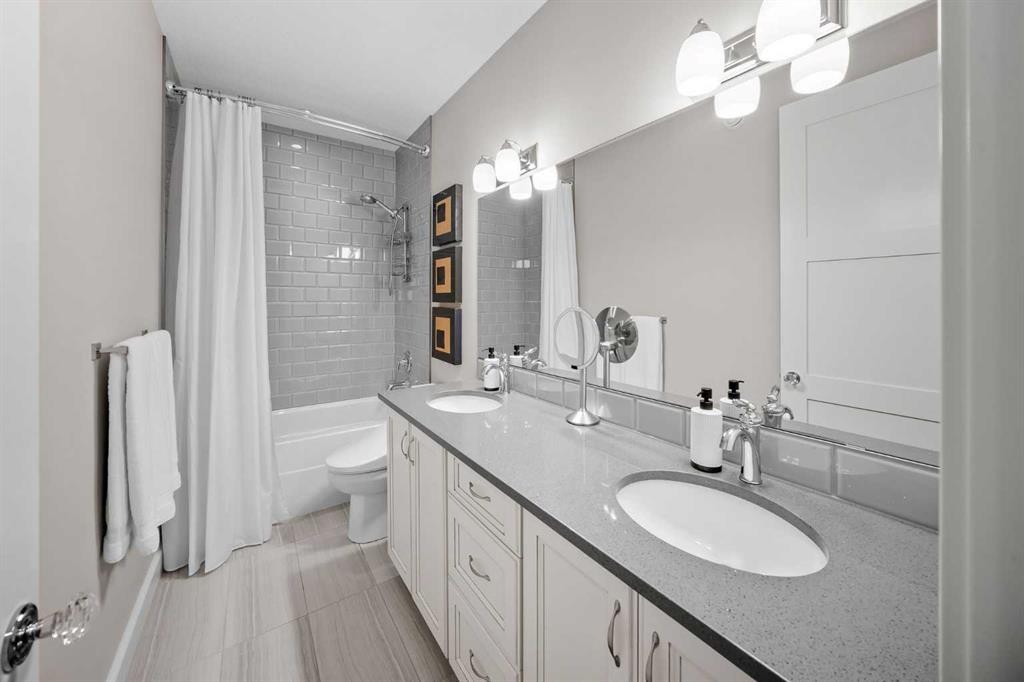 656 Quarry Way Se, Calgary, AB - Indoor Photo Showing Bathroom