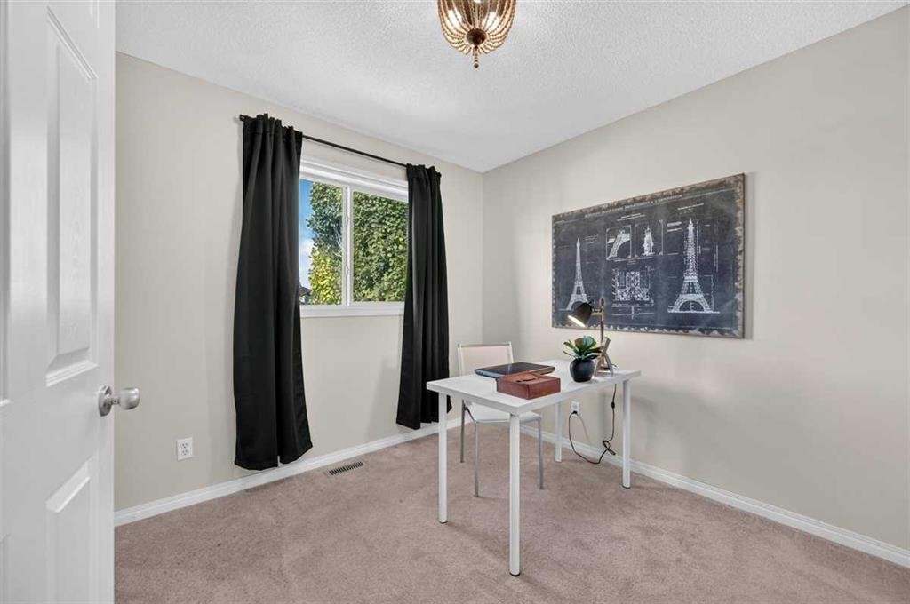 307 Covehaven View Ne, Calgary, AB - Indoor Photo Showing Other Room