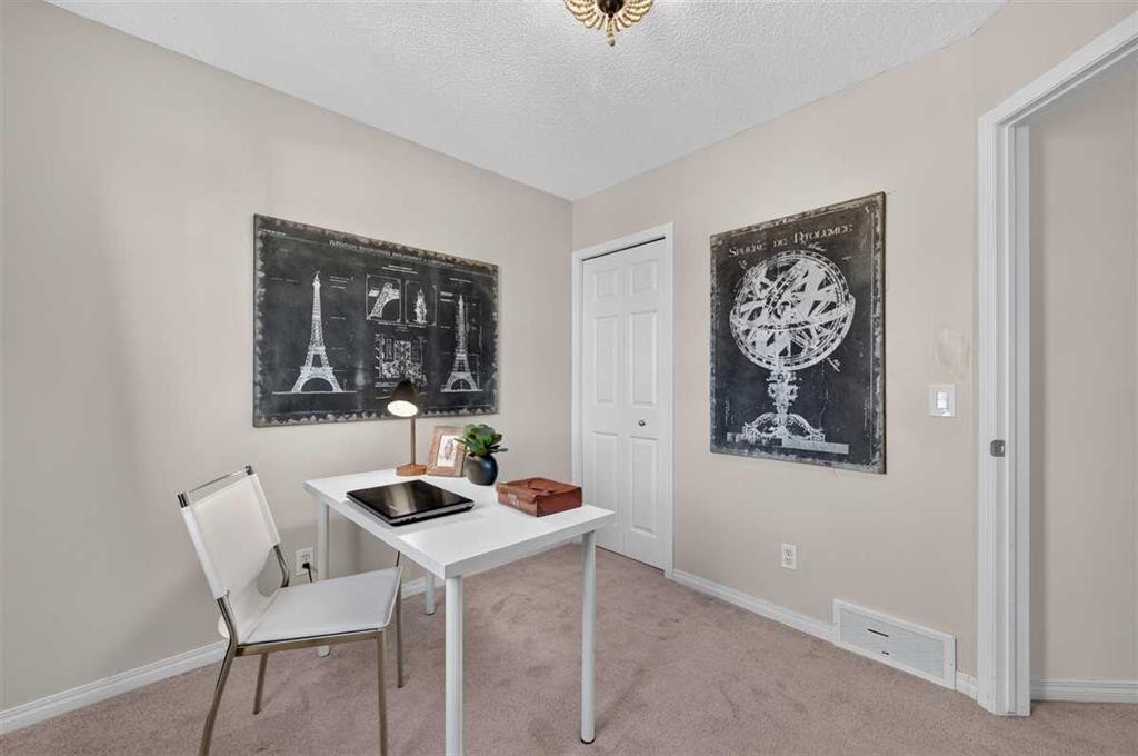 307 Covehaven View Ne, Calgary, AB - Indoor