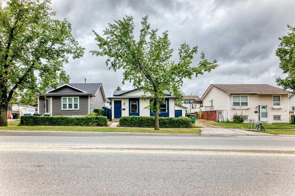 19 Falshire Drive Ne, Calgary, AB - Outdoor With Facade