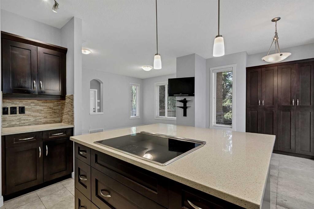 37 Cranleigh Heath Se, Calgary, AB - Indoor Photo Showing Kitchen