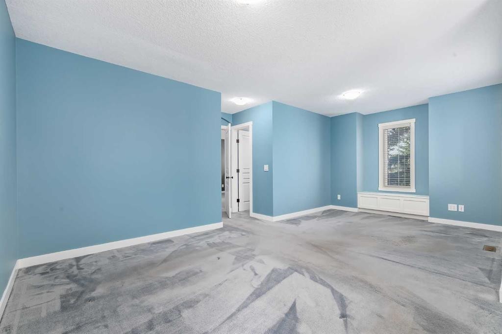 37 Cranleigh Heath Se, Calgary, AB - Indoor Photo Showing Other Room