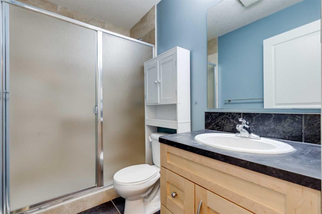 37 Cranleigh Heath Se, Calgary, AB - Indoor Photo Showing Bathroom