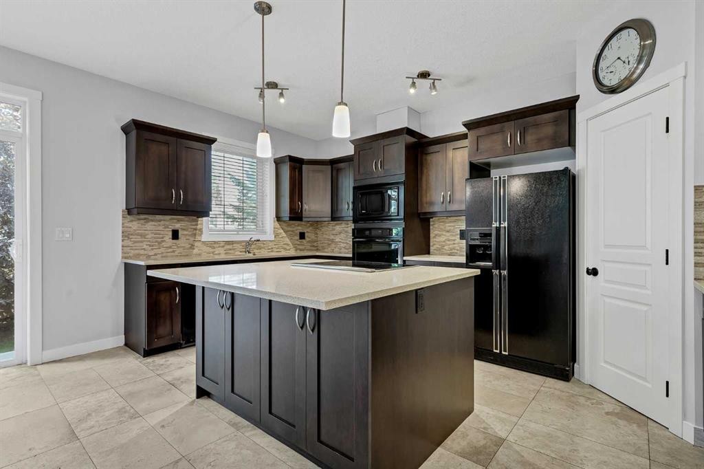 37 Cranleigh Heath Se, Calgary, AB - Indoor Photo Showing Kitchen With Upgraded Kitchen