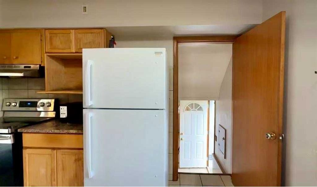 2628 Capitol Hill Crescent Nw, Calgary, AB - Indoor Photo Showing Kitchen