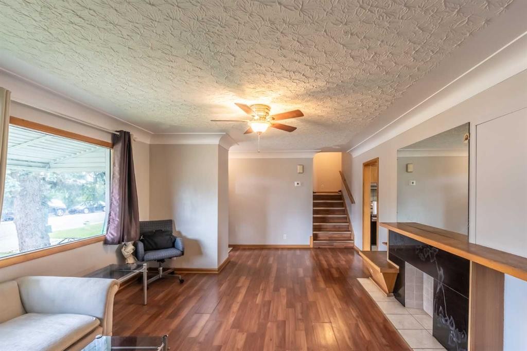 2628 Capitol Hill Crescent Nw, Calgary, AB - Indoor