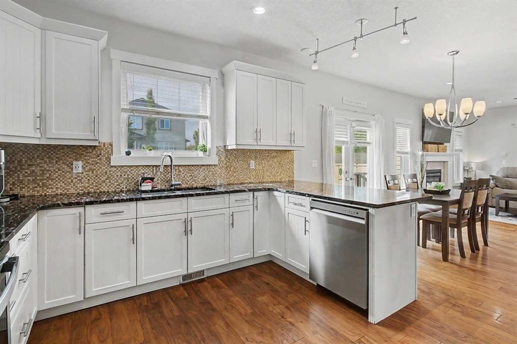 2 Baywater Cape, Airdrie, AB - Indoor Photo Showing Kitchen With Upgraded Kitchen