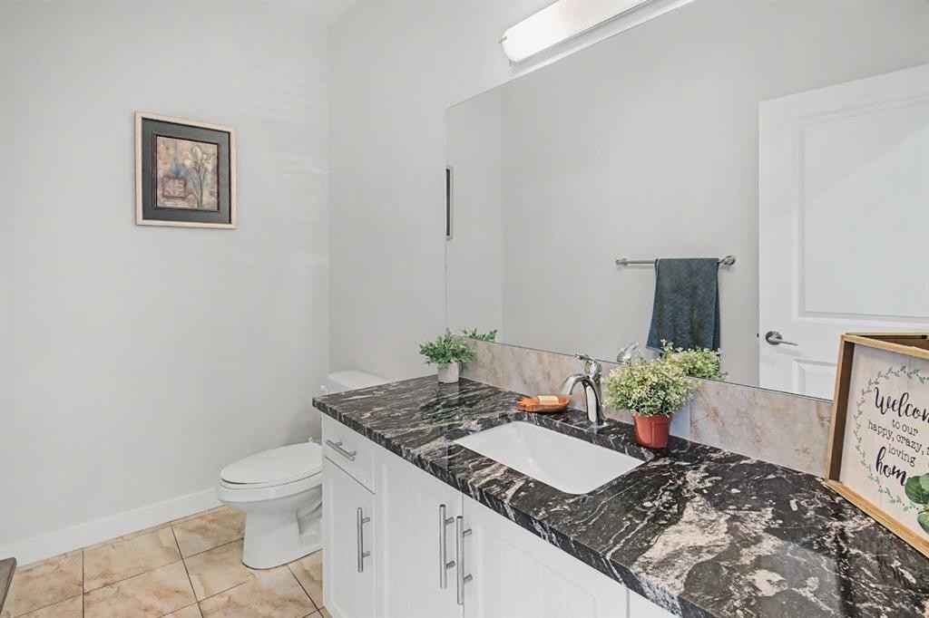 2 Baywater Cape, Airdrie, AB - Indoor Photo Showing Bathroom