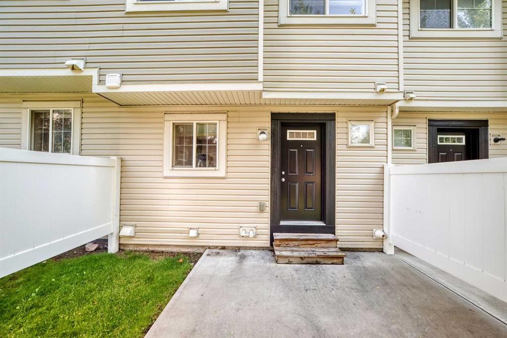 86 Pantego Lane Nw, Calgary, AB - Outdoor