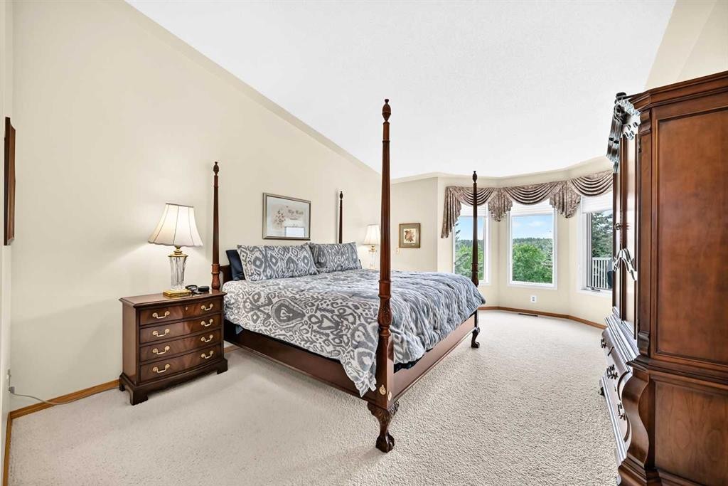 36 Sunset Way, Priddis Greens, AB - Indoor Photo Showing Bedroom