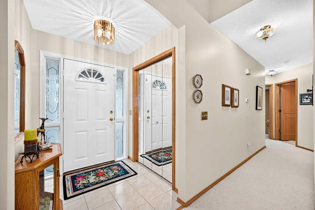 36 Sunset Way, Priddis Greens, AB - Indoor Photo Showing Other Room