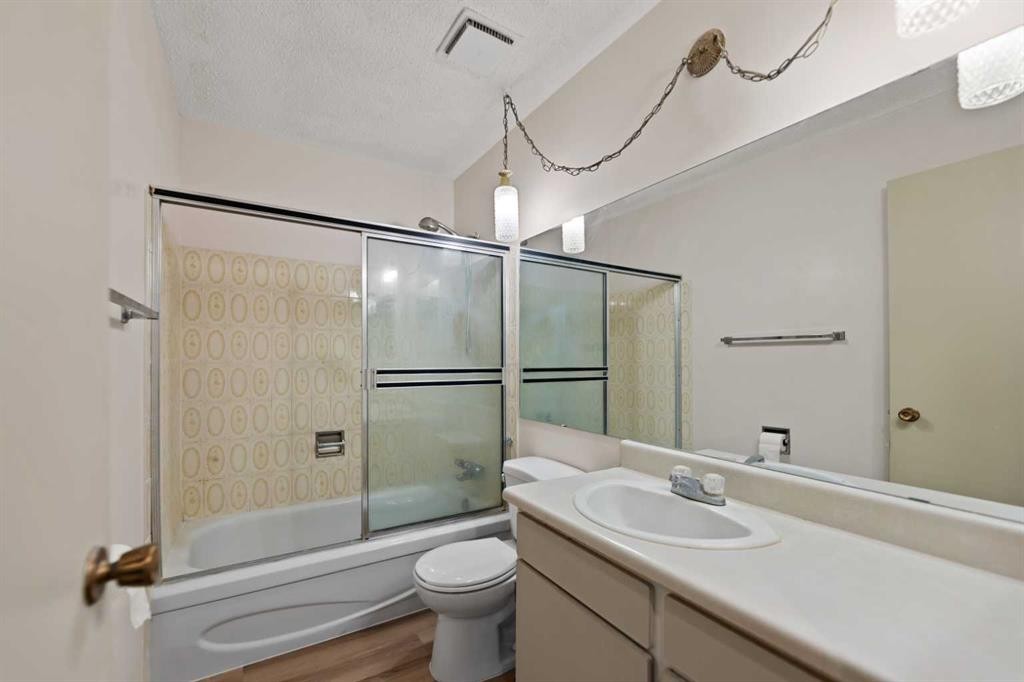 224 Berwick Way Nw, Calgary, AB - Indoor Photo Showing Bathroom