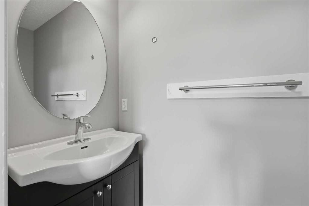 289 Taralake Terrace Ne, Calgary, AB - Indoor Photo Showing Bathroom