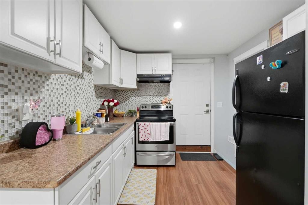 289 Taralake Terrace Ne, Calgary, AB - Indoor Photo Showing Kitchen