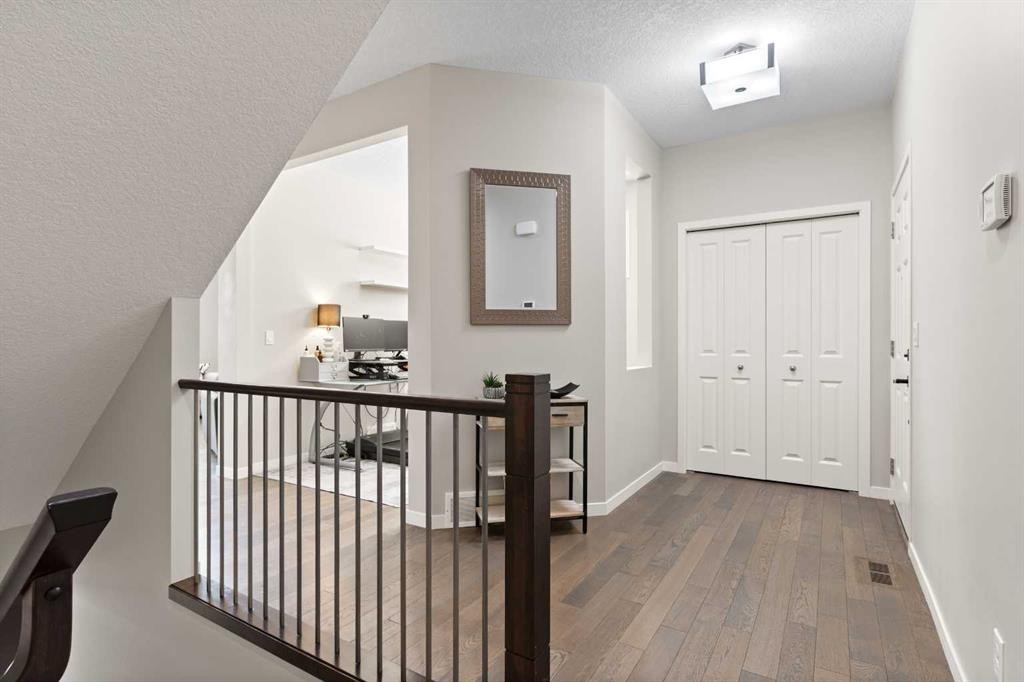 39 Brightoncrest Point Se, Calgary, AB - Indoor Photo Showing Other Room