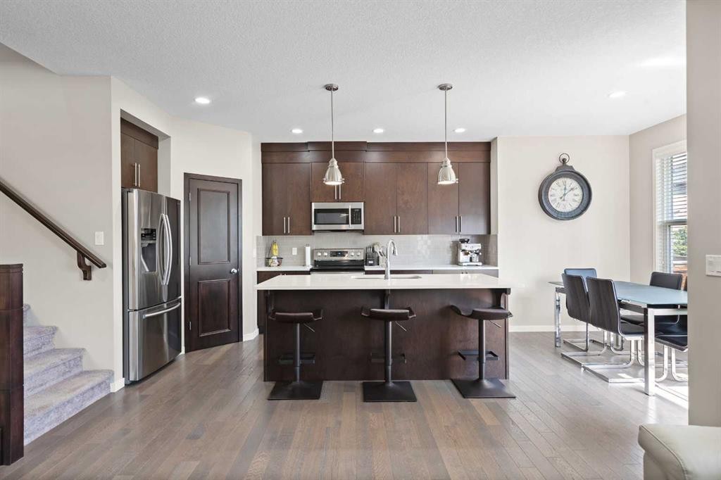 39 Brightoncrest Point Se, Calgary, AB - Indoor Photo Showing Kitchen With Upgraded Kitchen