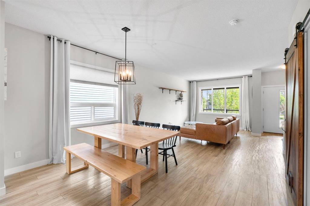 115 Wolf Willow Boulevard Se, Calgary, AB - Indoor