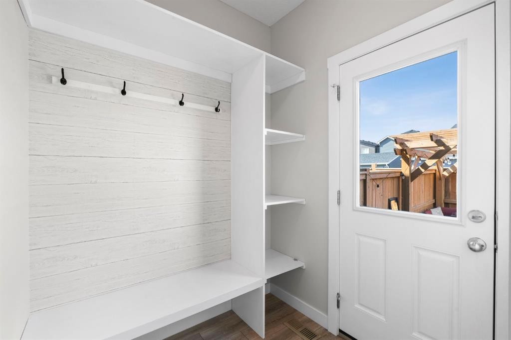 115 Wolf Willow Boulevard Se, Calgary, AB - Indoor With Storage
