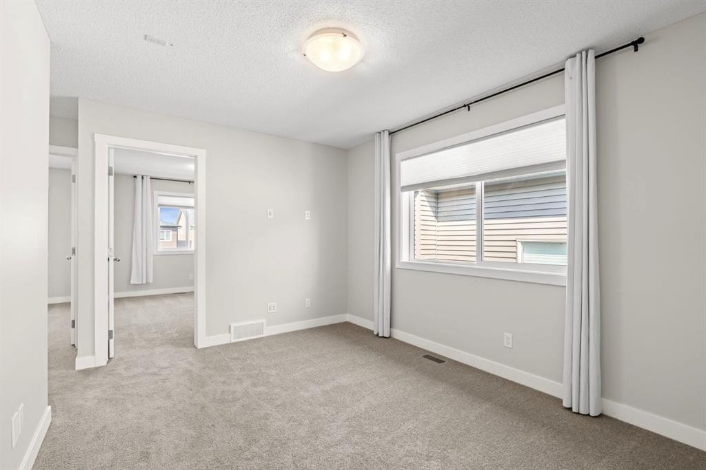 115 Wolf Willow Boulevard Se, Calgary, AB - Indoor