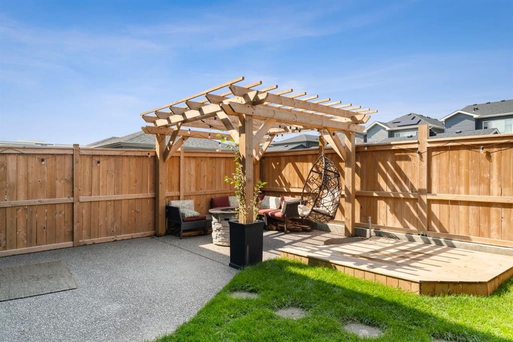 115 Wolf Willow Boulevard Se, Calgary, AB - Outdoor
