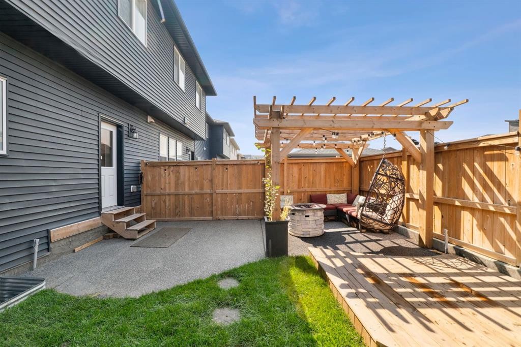 115 Wolf Willow Boulevard Se, Calgary, AB - Outdoor With Deck Patio Veranda