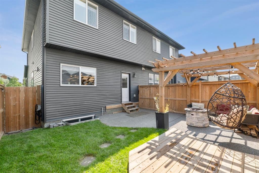 115 Wolf Willow Boulevard Se, Calgary, AB - Outdoor With Deck Patio Veranda With Exterior