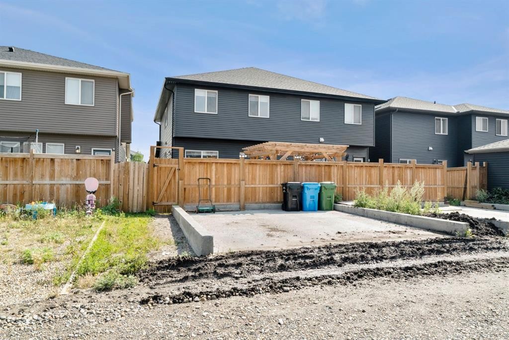115 Wolf Willow Boulevard Se, Calgary, AB - Outdoor