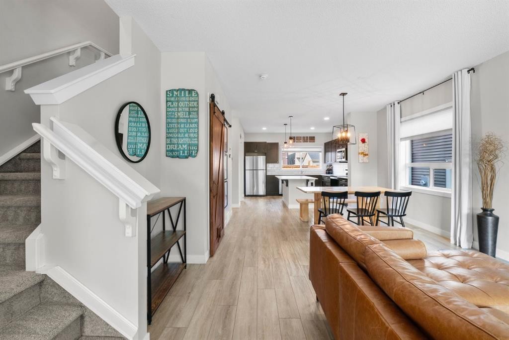 115 Wolf Willow Boulevard Se, Calgary, AB - Indoor