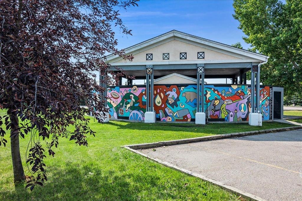 57 Beacham Way Nw, Calgary, AB - Outdoor