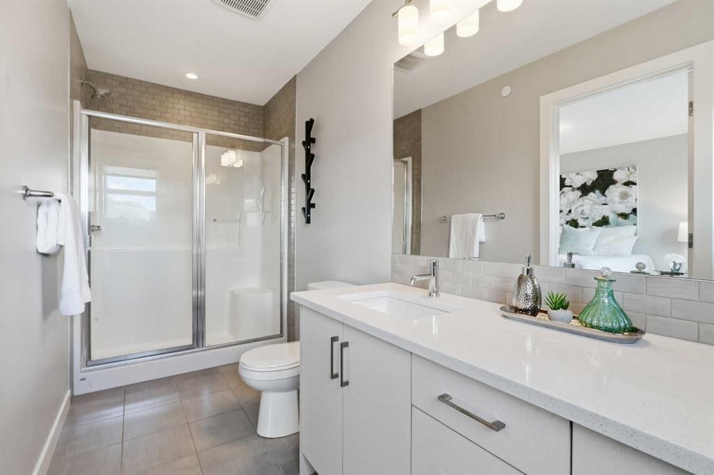 21 Howse Street Ne, Calgary, AB - Indoor Photo Showing Bathroom