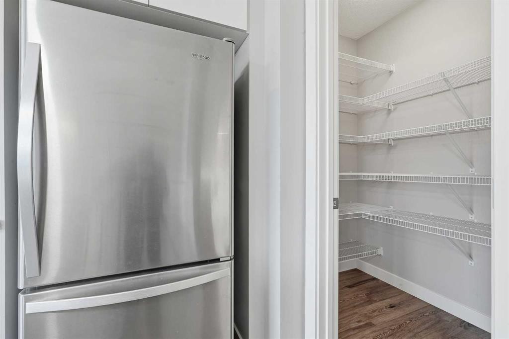21 Howse Street Ne, Calgary, AB - Indoor Photo Showing Other Room