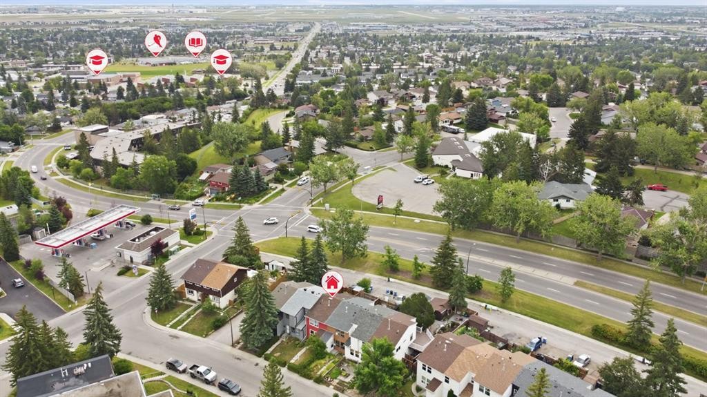 6507 Huntsbay Road Nw, Calgary, AB - Outdoor With View