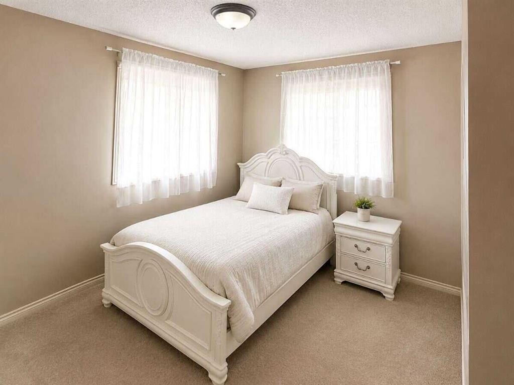 188 Everwillow Park Sw, Calgary, AB - Indoor Photo Showing Bedroom