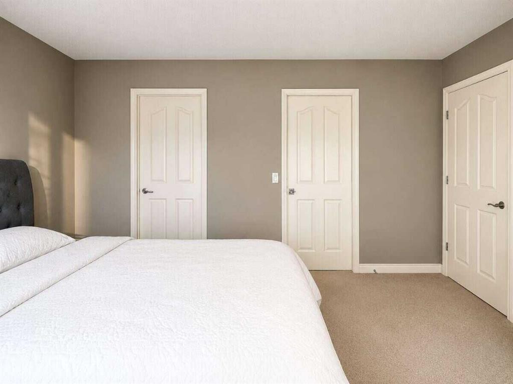 188 Everwillow Park Sw, Calgary, AB - Indoor Photo Showing Bedroom