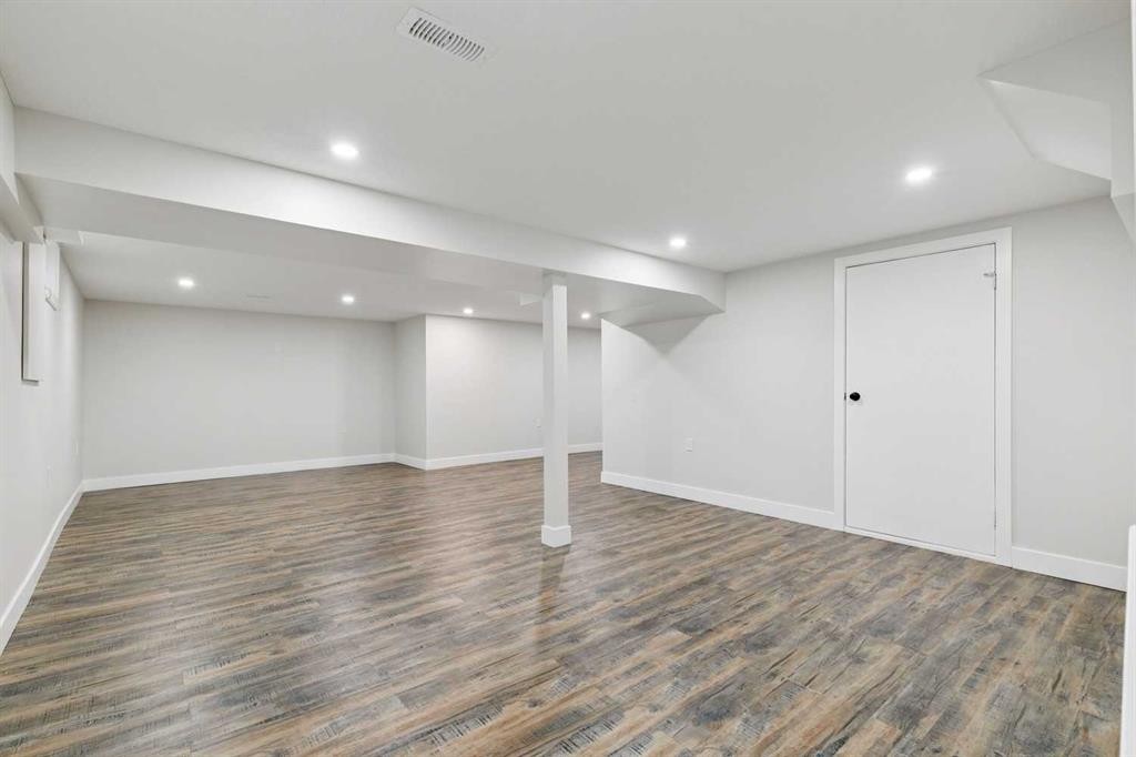 10415 8 Street Sw, Calgary, AB - Indoor