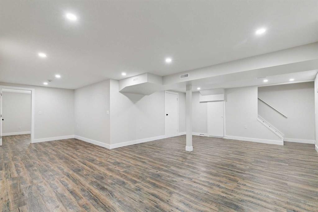 10415 8 Street Sw, Calgary, AB - Indoor