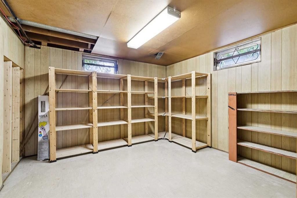 10415 8 Street Sw, Calgary, AB - Indoor