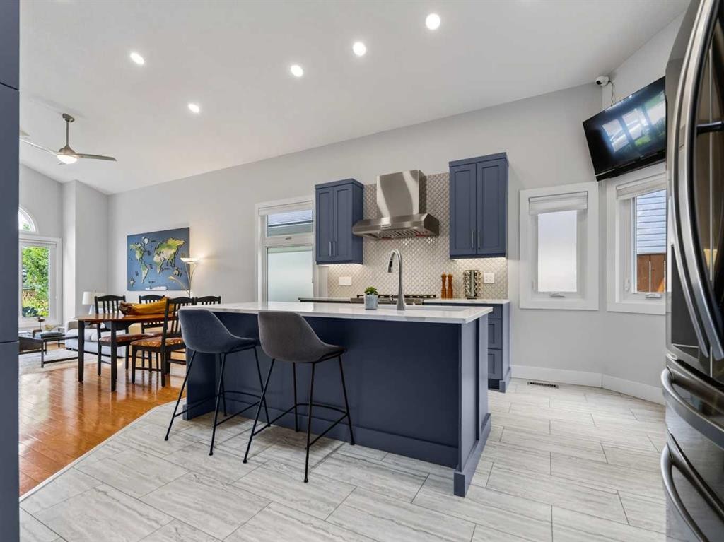 115 Wood Valley Court Sw, Calgary, AB - Indoor Photo Showing Kitchen With Upgraded Kitchen