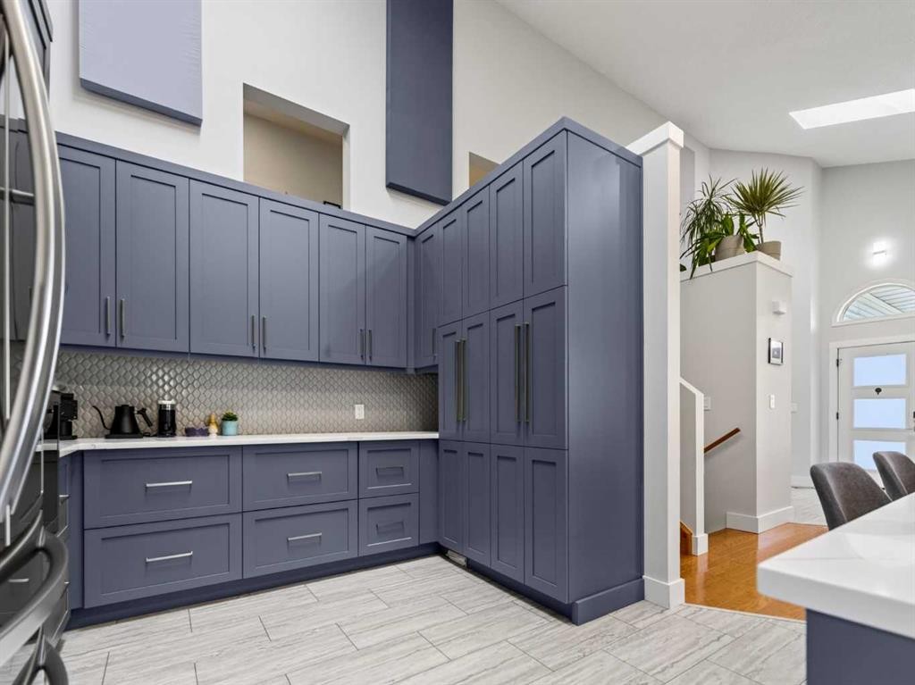 115 Wood Valley Court Sw, Calgary, AB - Indoor